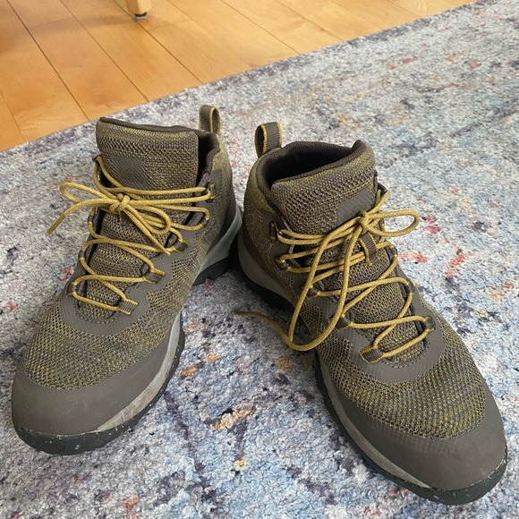 COPY - REI women’s flash hiking boots - Picture 2 of 5